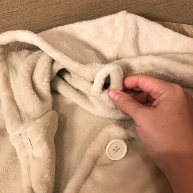 ニトリの着る毛布フード付きの画像